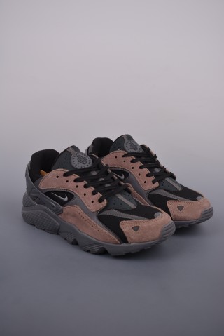 Nike Air Huarache Runner view 1