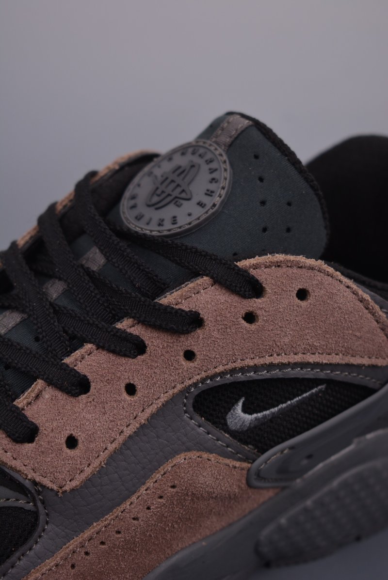 Nike Air Huarache Runner view