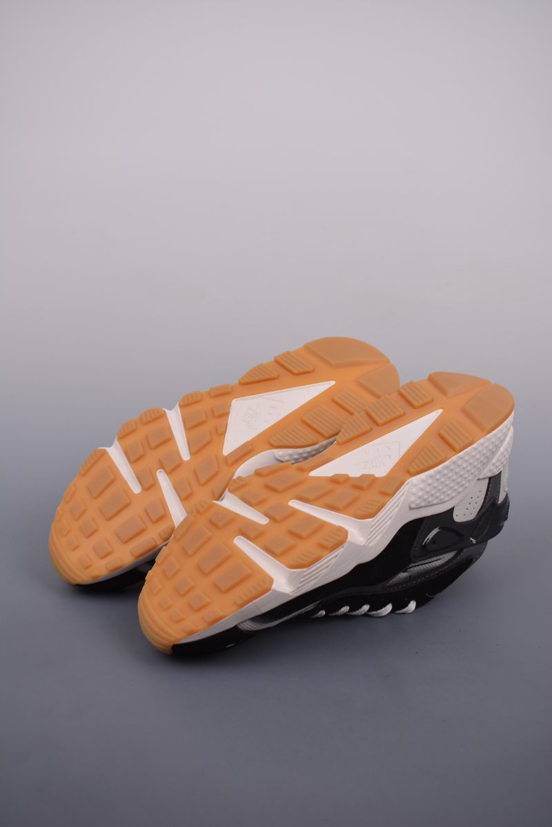 Nike Air Huarache Runner view
