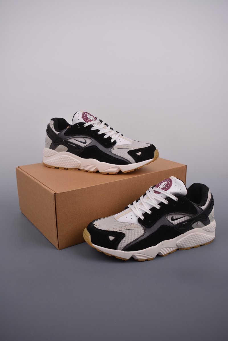Nike Air Huarache Runner view