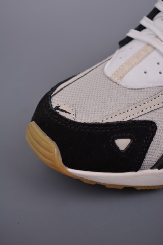 Nike Air Huarache Runner view 6