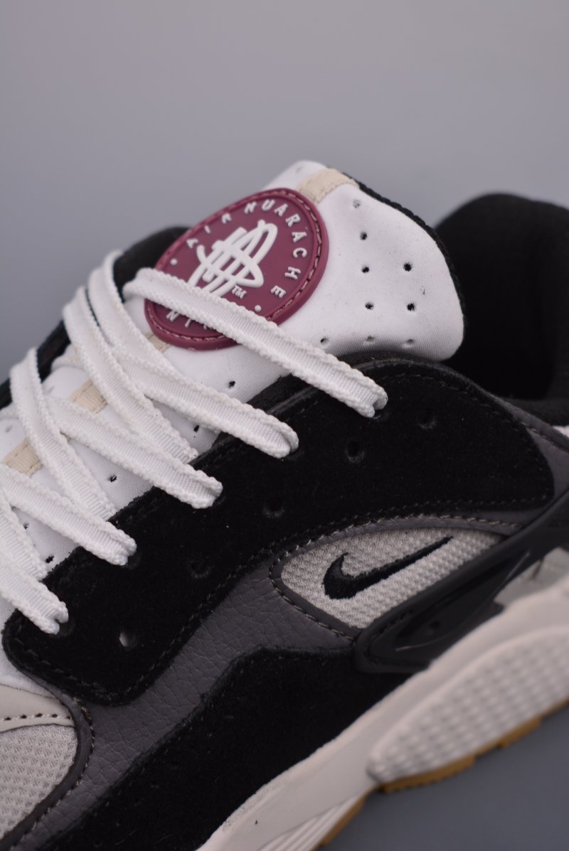 Nike Air Huarache Runner view