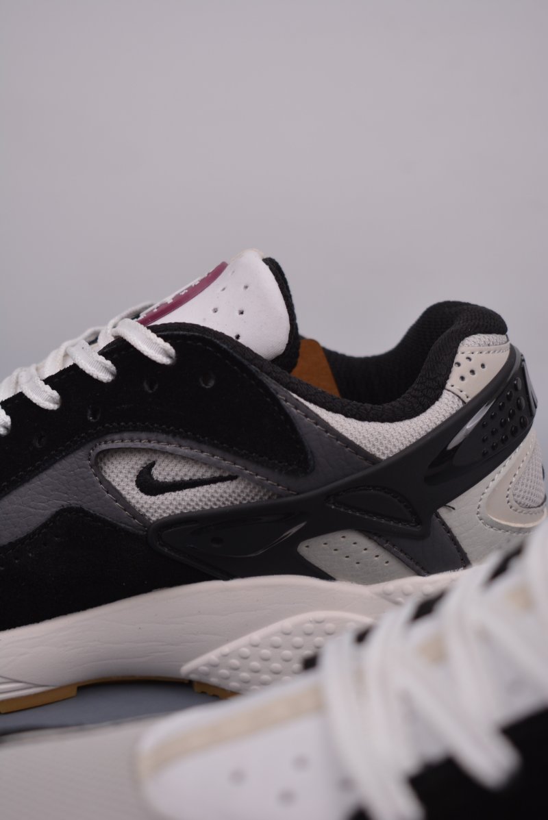 Nike Air Huarache Runner view