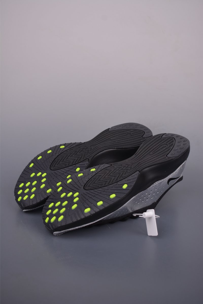 Nike Air Superfly 'Black / Neon Green' view