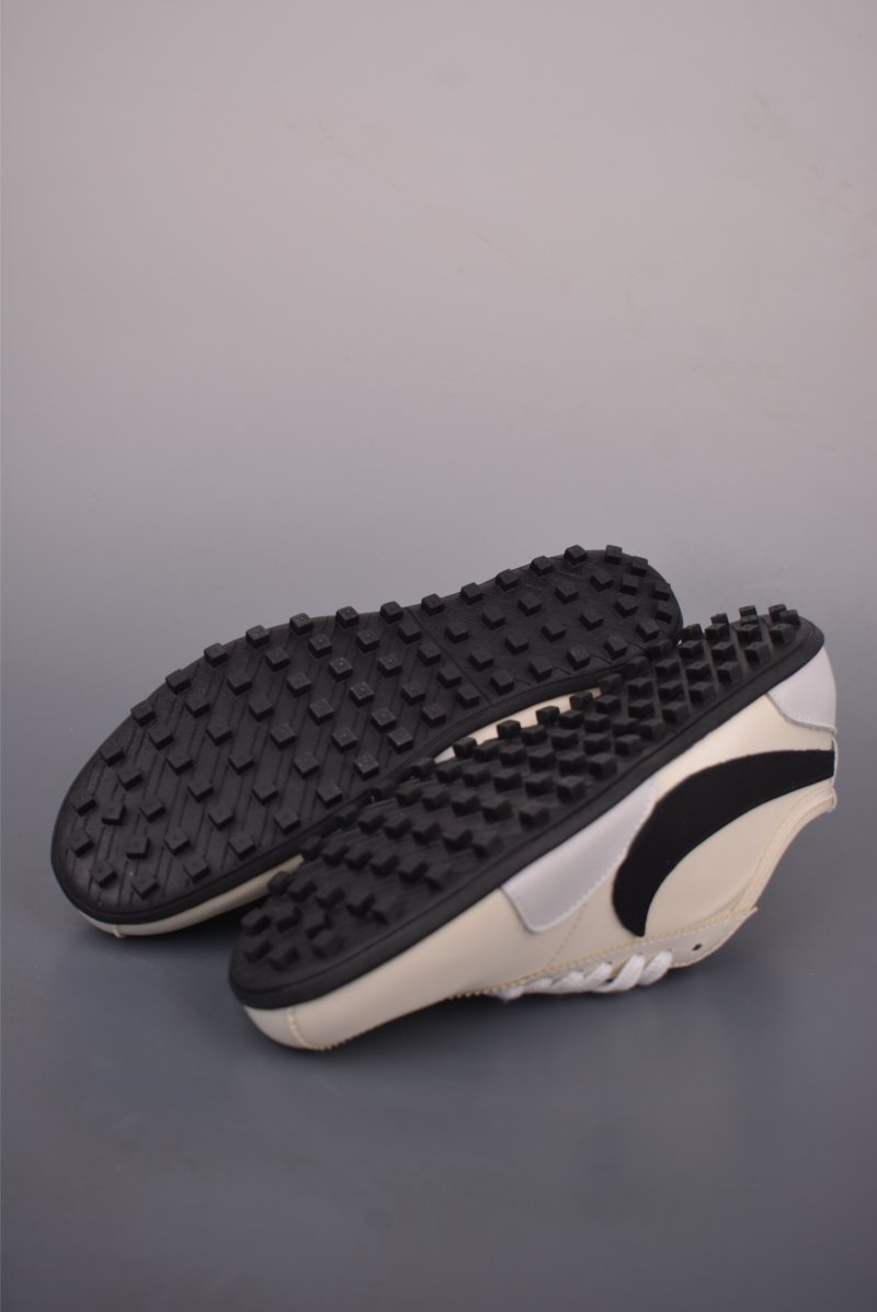 Nike Moon Shoe OG Summit view