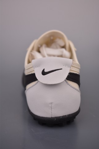 Nike Moon Shoe OG Summit view 4