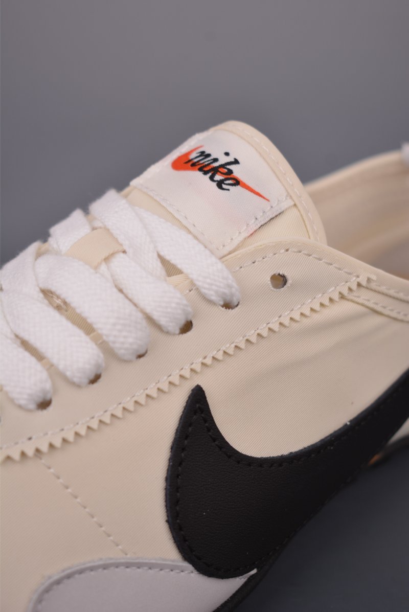 Nike Moon Shoe OG Summit view