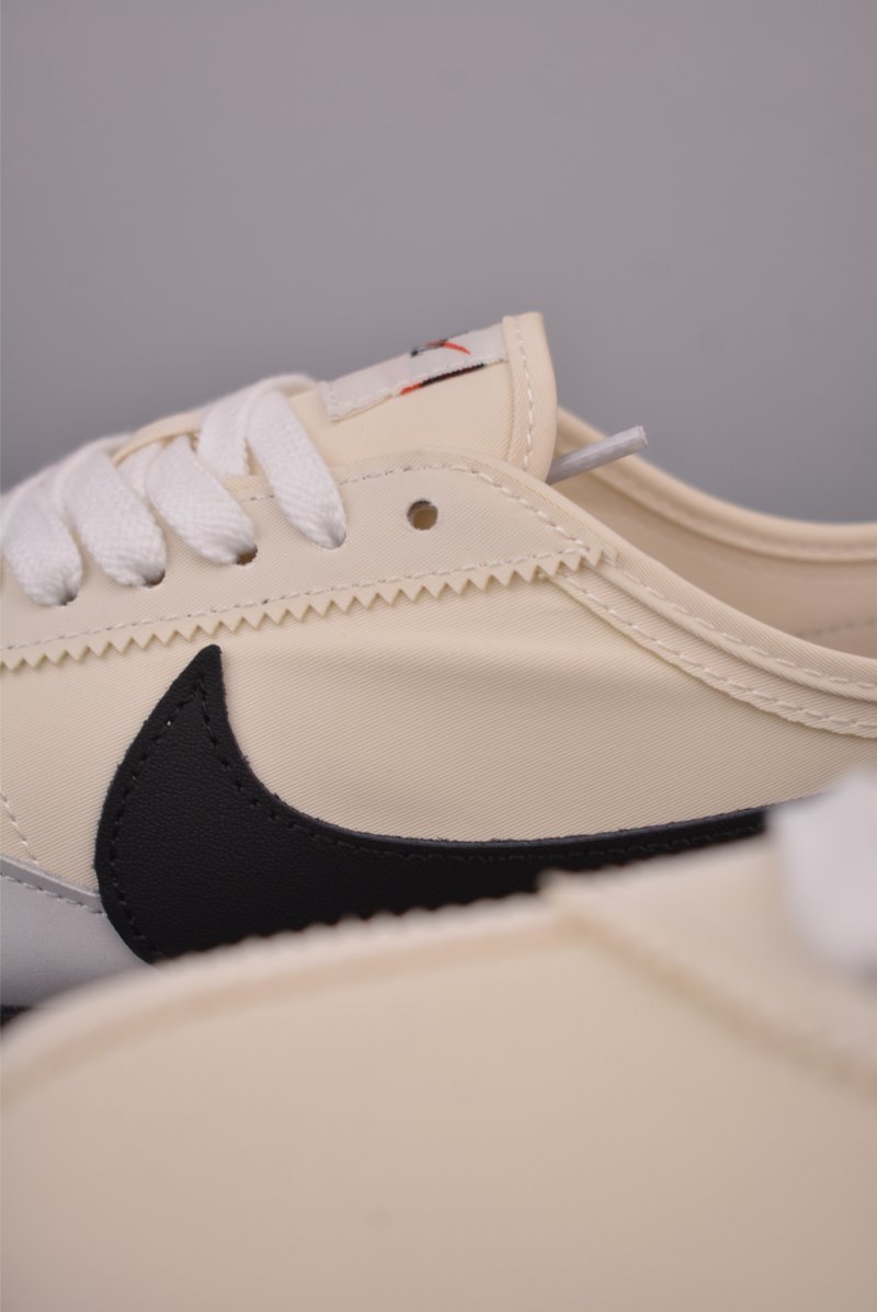 Nike Moon Shoe OG Summit view