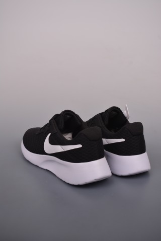 Nike Roshe Run view 2