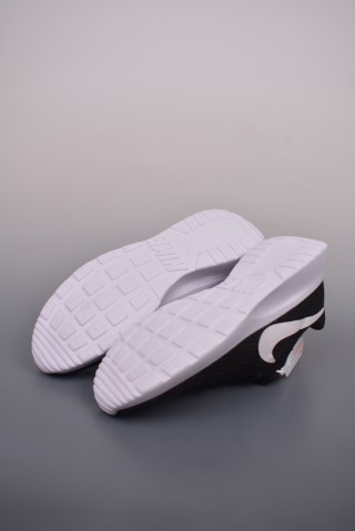 Nike Roshe Run view 3