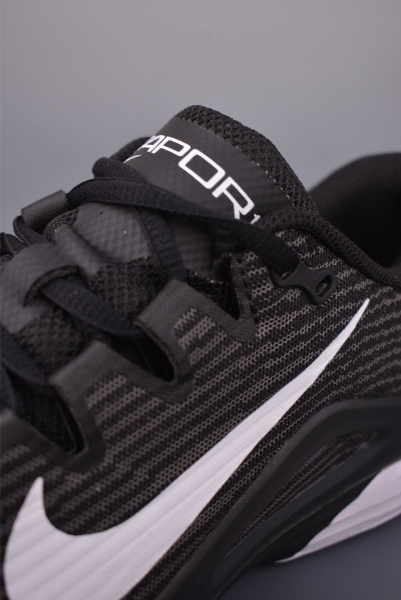 Nike Vapor 12 HC view