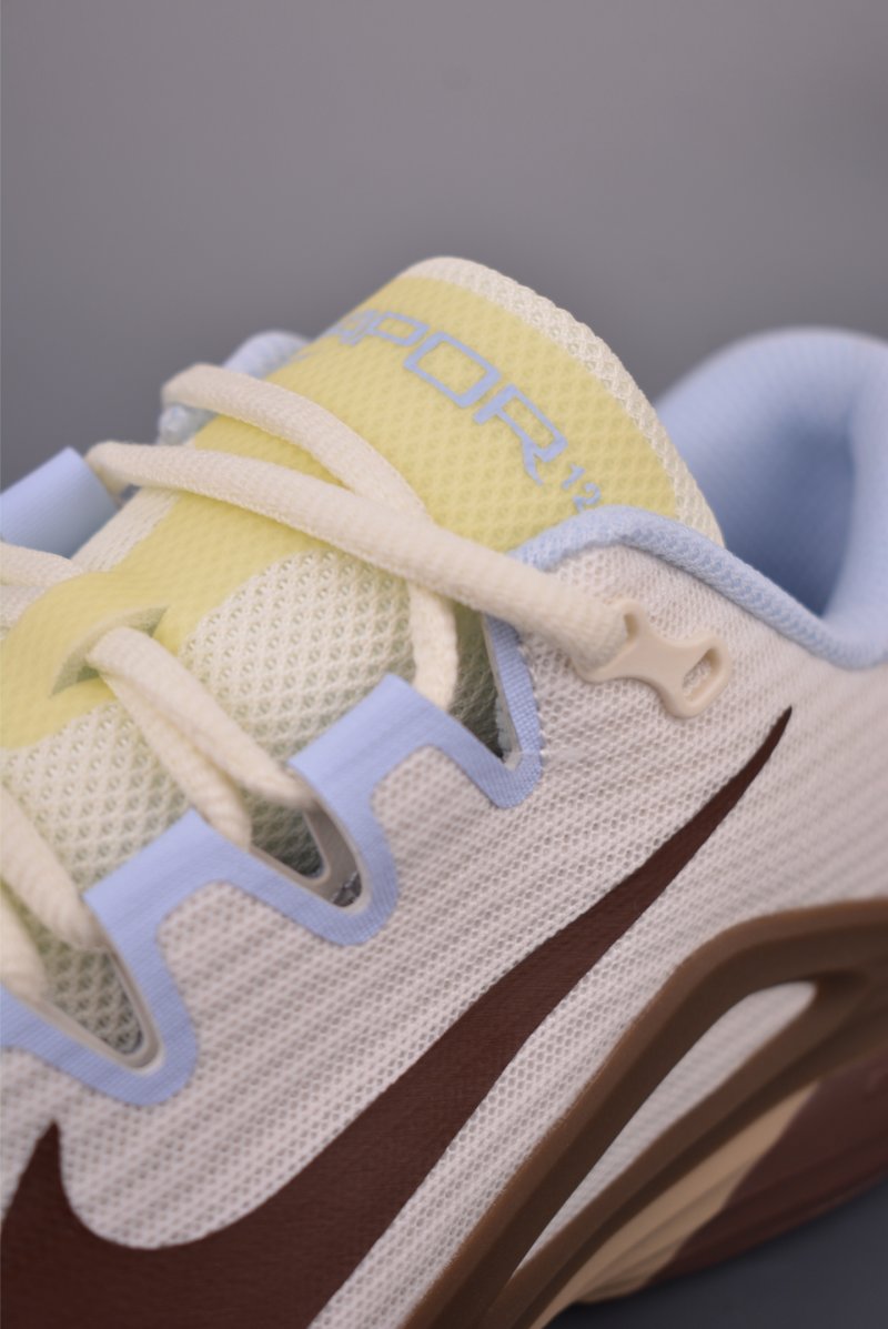 Nike Vapor 12 HC view
