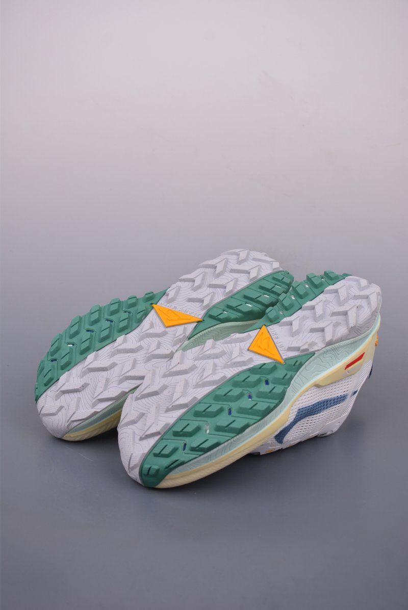 Nike Air React Terra Kiger 9 view
