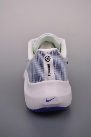 Nike Air Zoom Fly 5 view 4