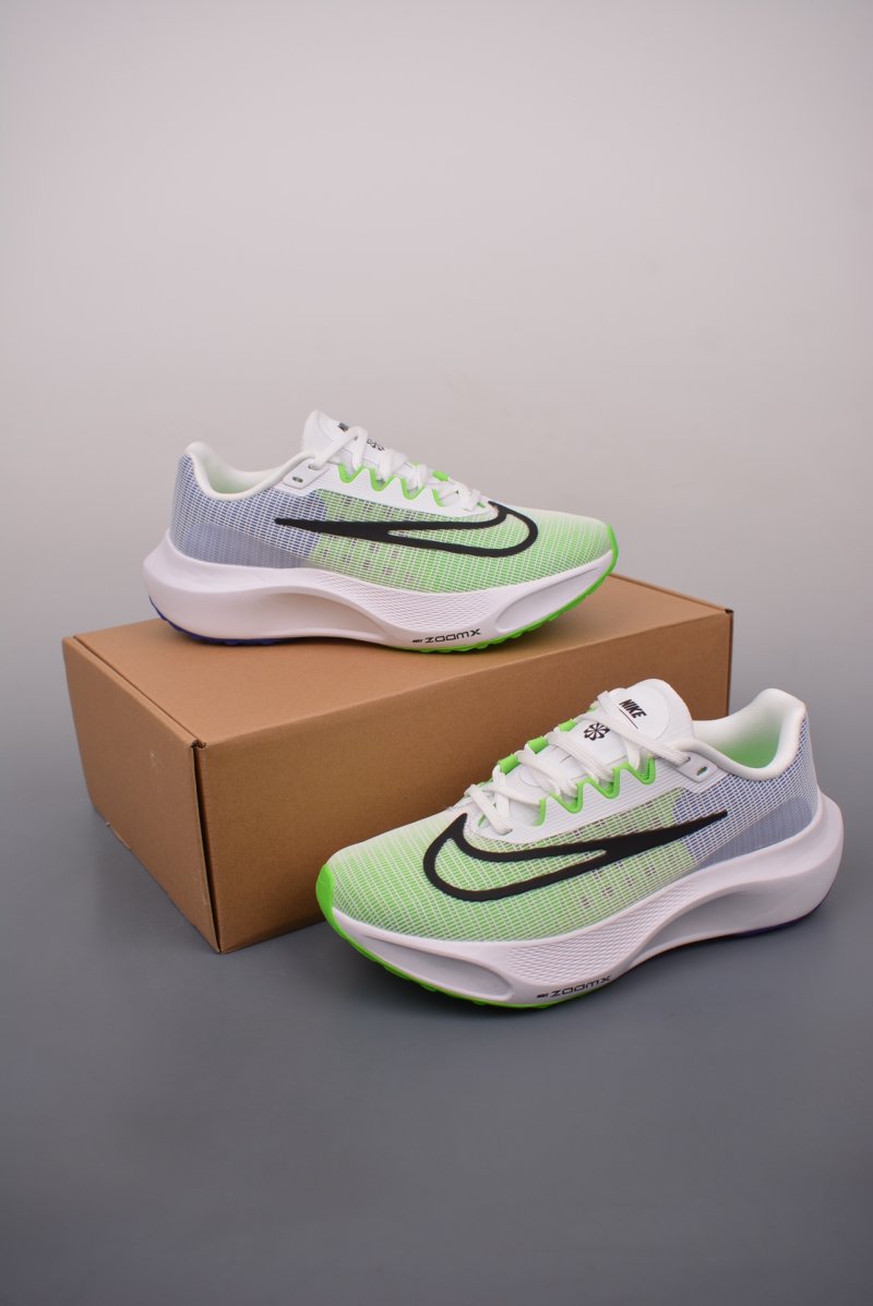 Nike Air Zoom Fly 5 view