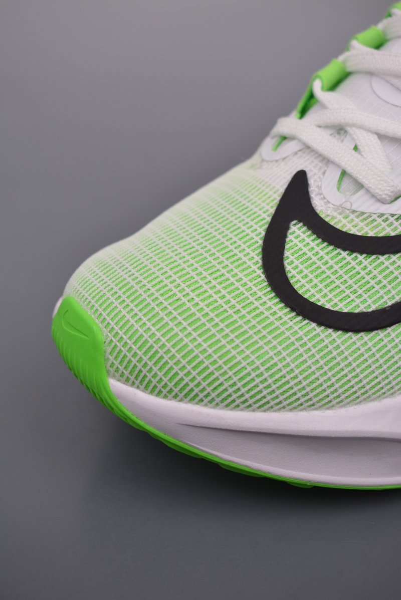 Nike Air Zoom Fly 5 view