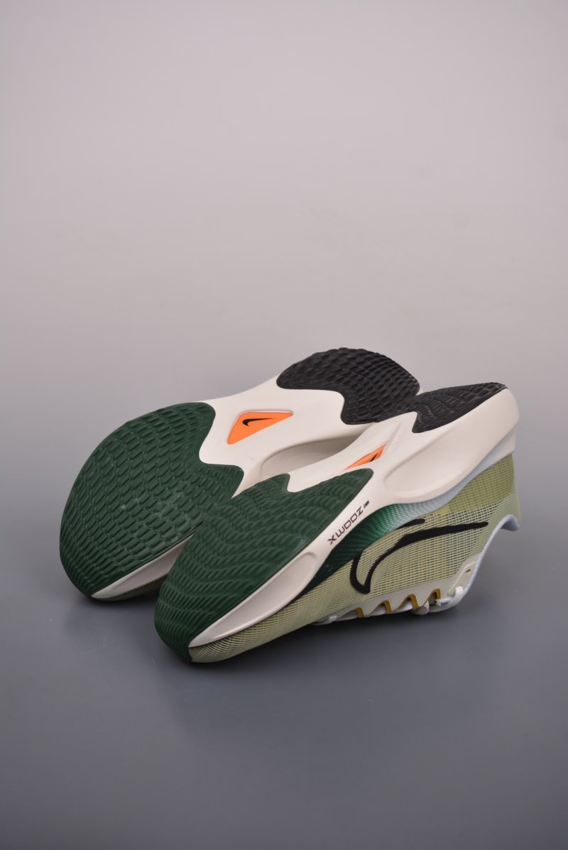 Nike Air Zoom Fly 5 view