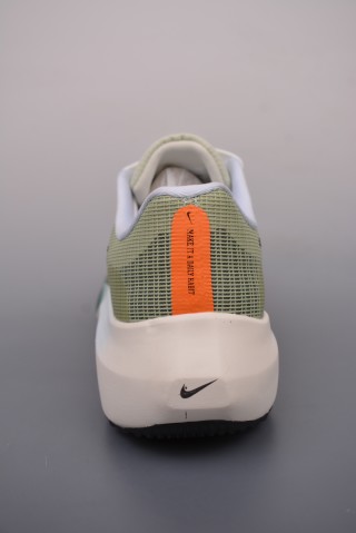 Nike Air Zoom Fly 5 view 4