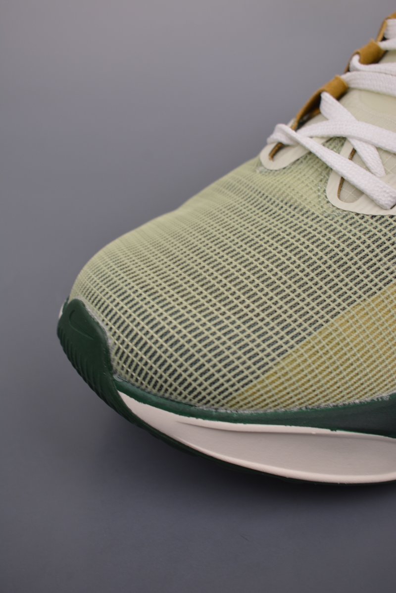 Nike Air Zoom Fly 5 view