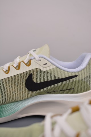 Nike Air Zoom Fly 5 view 8