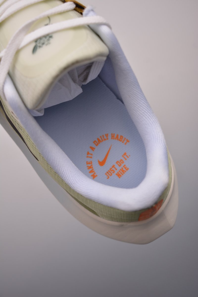 Nike Air Zoom Fly 5 view