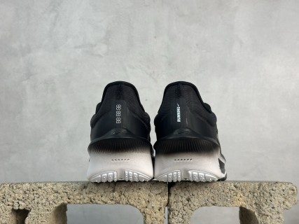 Nike Air Zoom Rival Fly 6 view 4