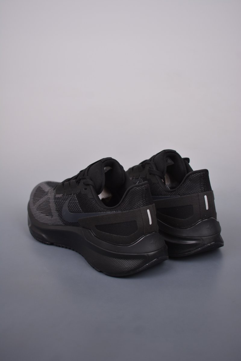 Nike Air Zoom Structure 25 view