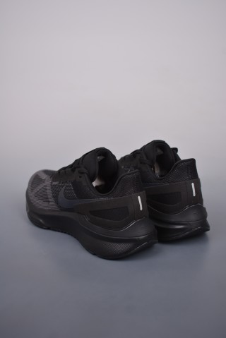 Nike Air Zoom Structure 25 view 2