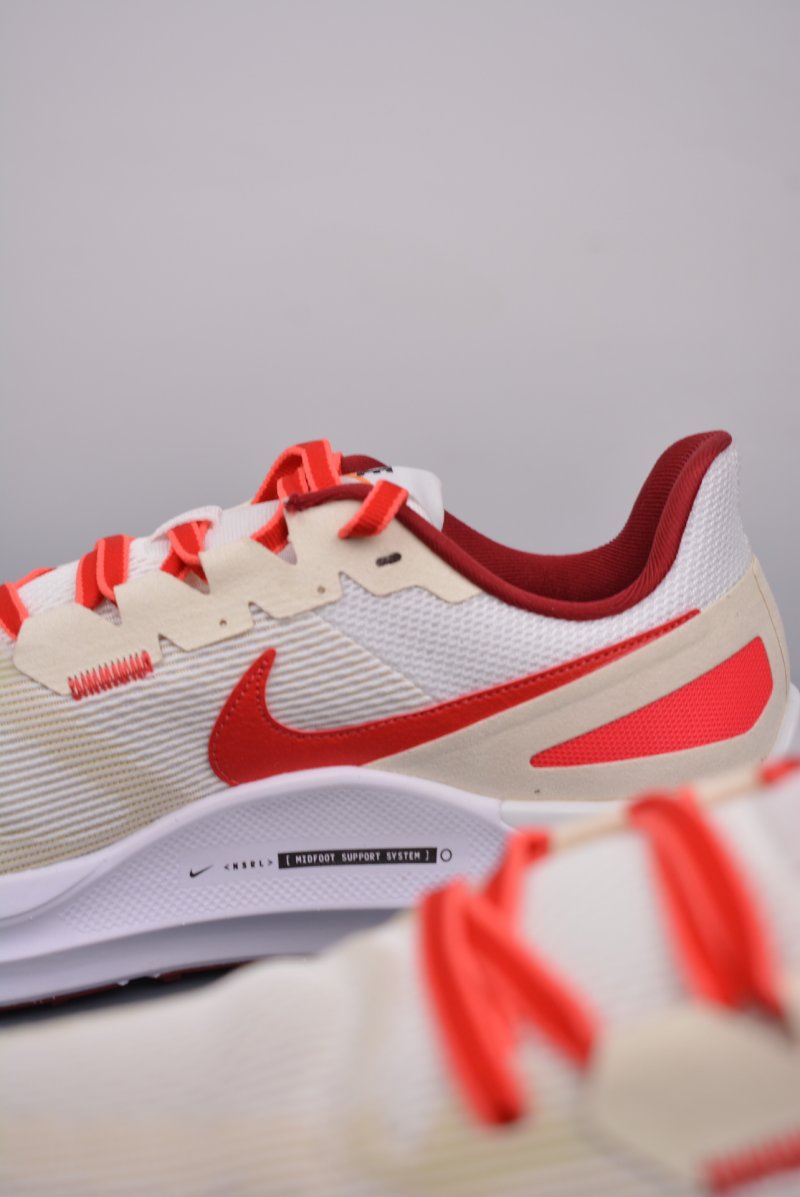 Nike Air Zoom Structure 25 view