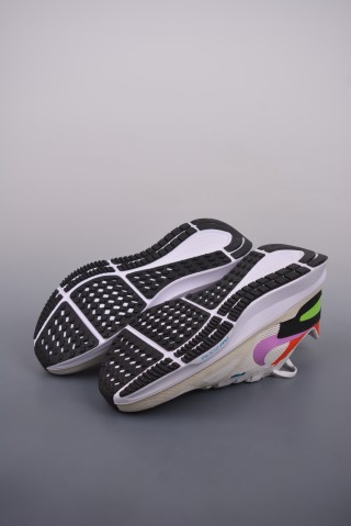 Nike Air Zoom Structure 25 view 3