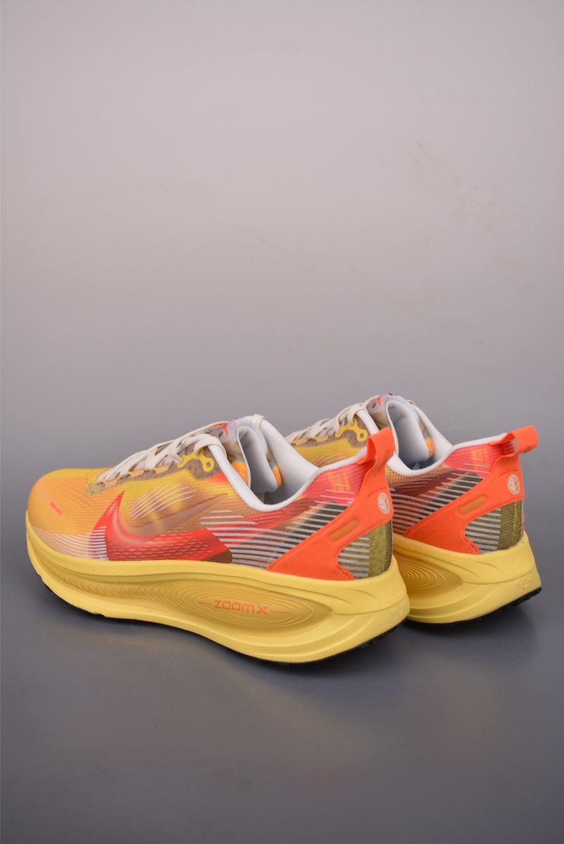 Nike Air Zoom Vomero Plus view