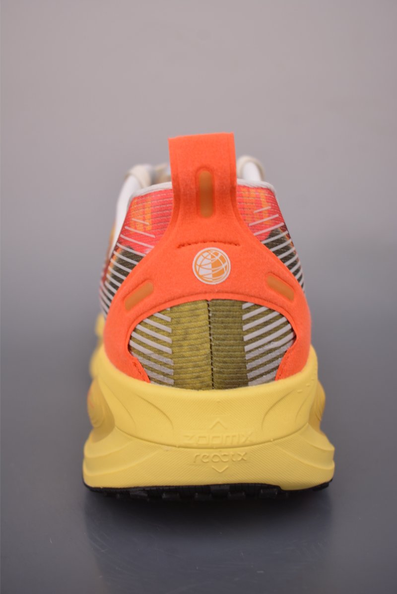 Nike Air Zoom Vomero Plus view