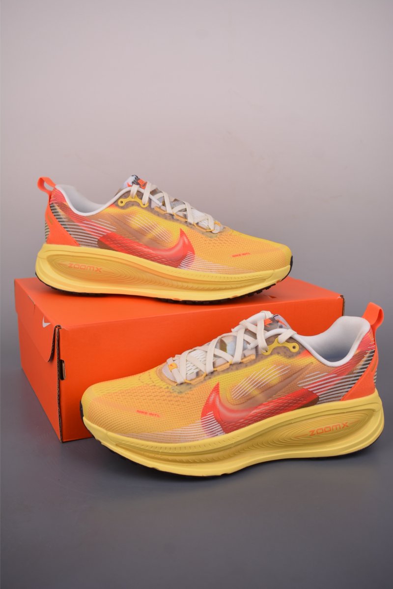 Nike Air Zoom Vomero Plus view