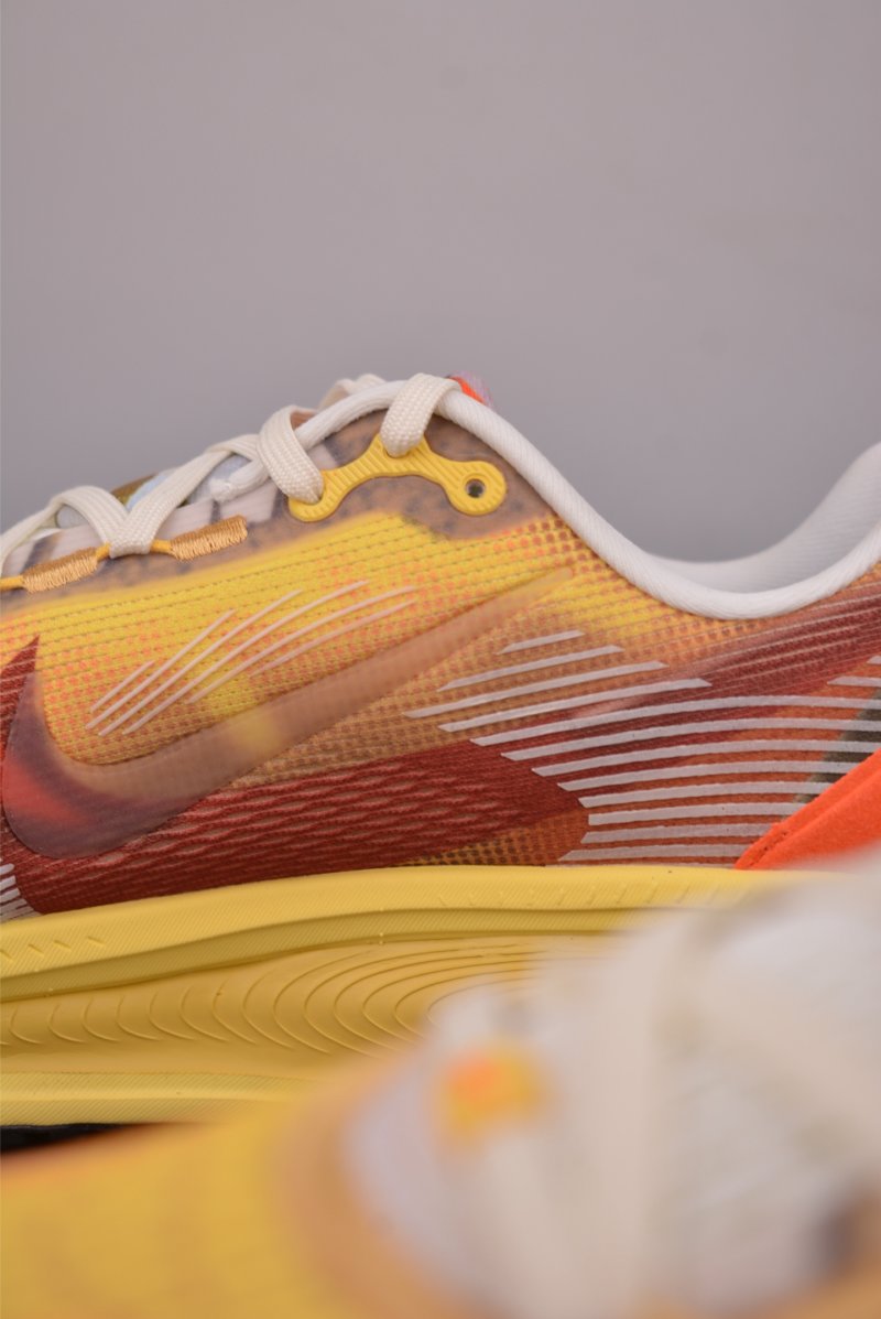 Nike Air Zoom Vomero Plus view