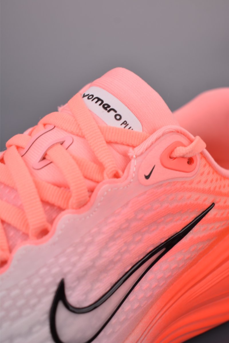 Nike Air Zoom Vomero Plus view