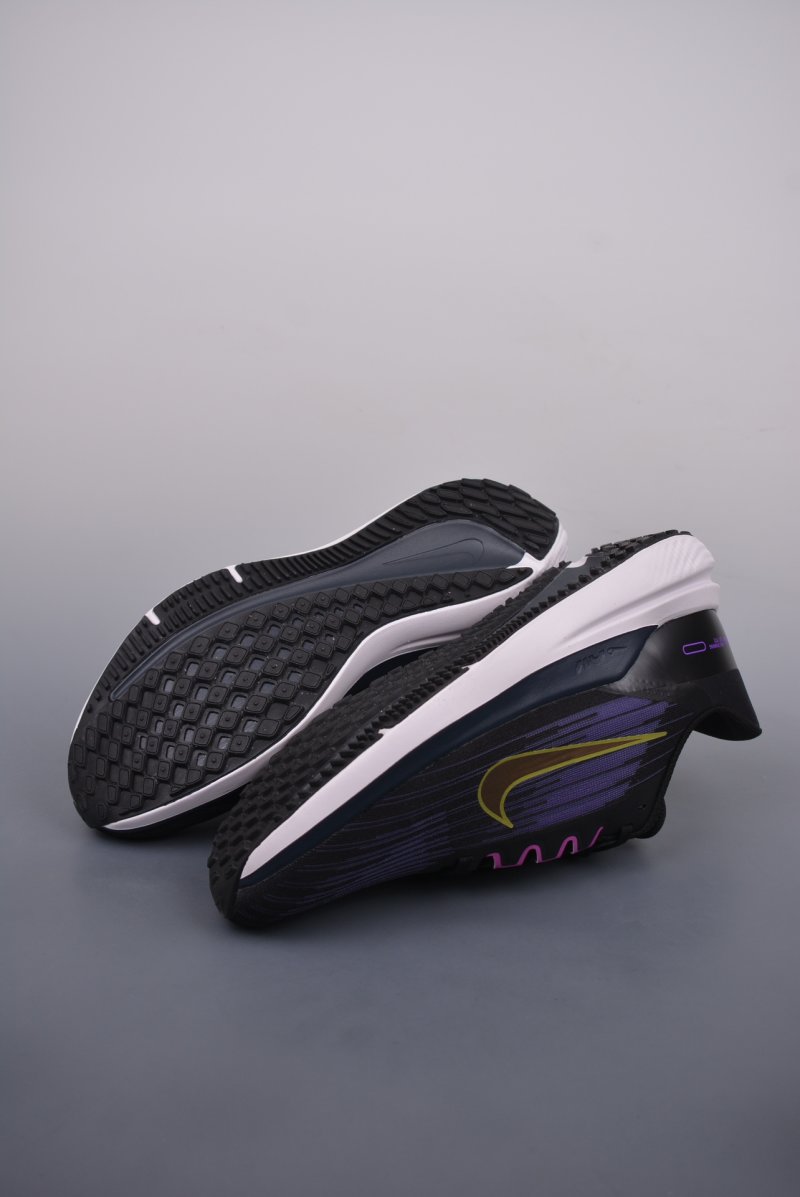 Nike Air Zoom Winflo 9 view