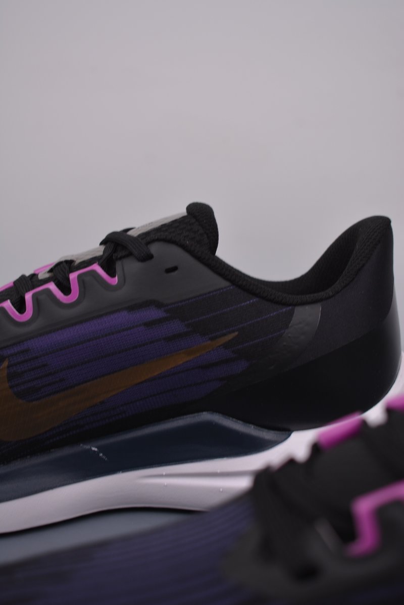 Nike Air Zoom Winflo 9 view