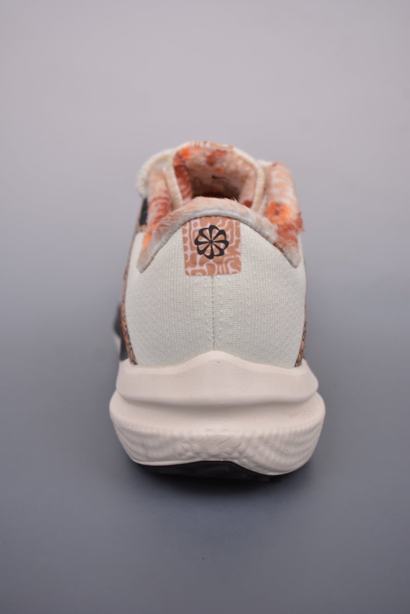 Nike Air Zoom Winflo 10 view
