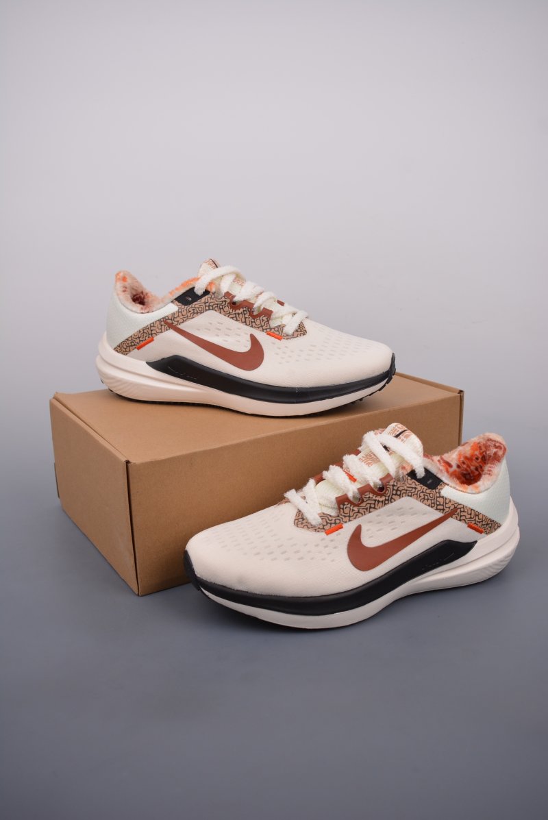Nike Air Zoom Winflo 10 view