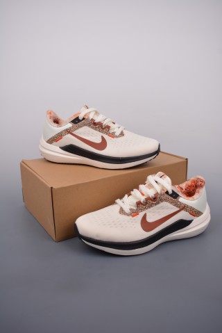 Nike Air Zoom Winflo 10 view 5