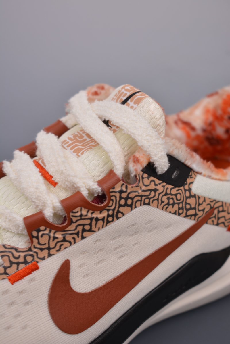 Nike Air Zoom Winflo 10 view