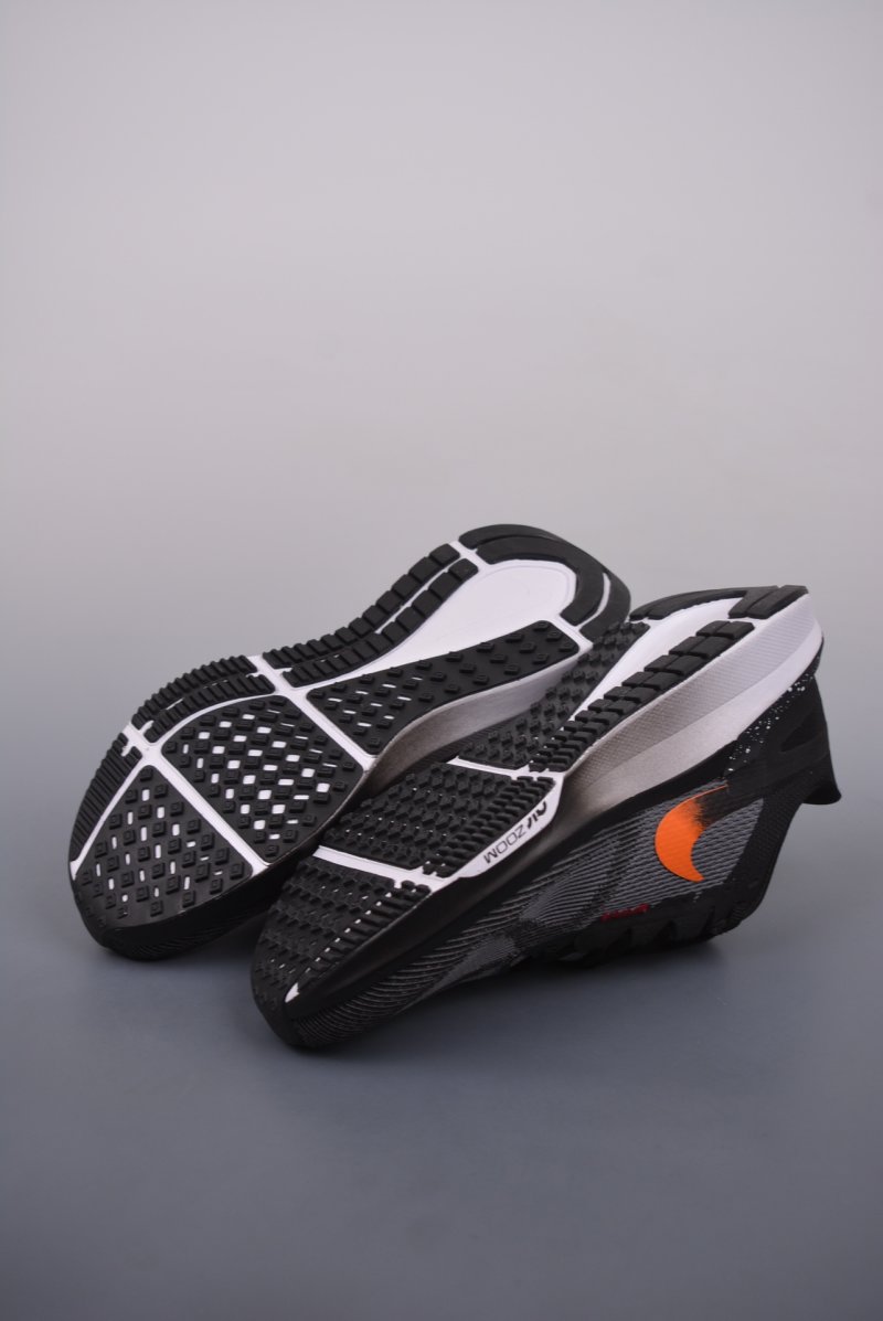 Nike Air Zoom Winflo 25 view