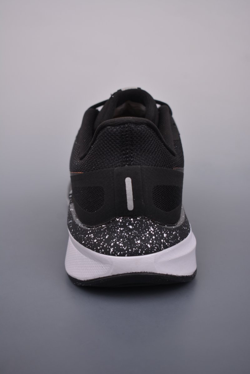 Nike Air Zoom Winflo 25 view