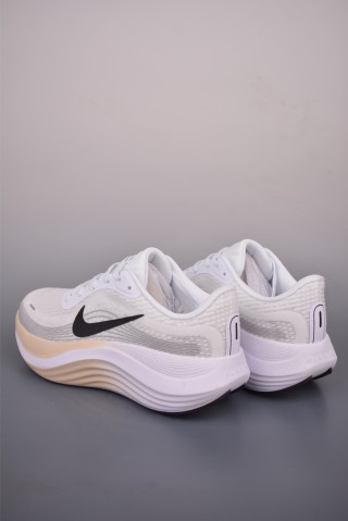 Nike Journey Run view 2