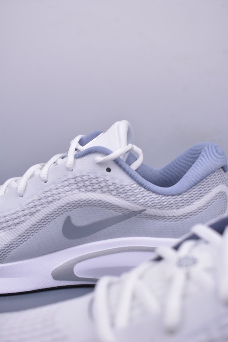Nike Journey Run 2024 view