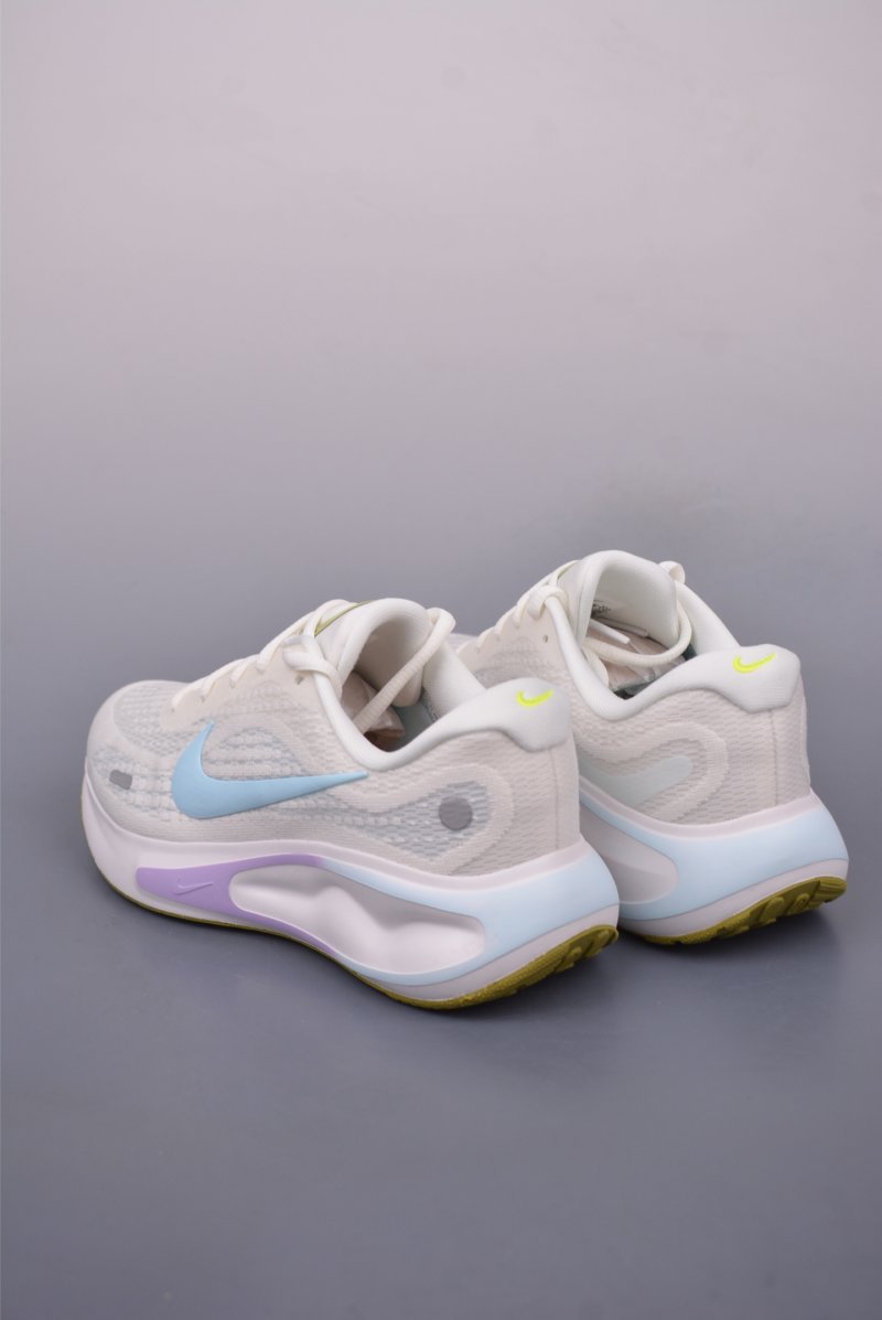 Nike Journey Run 2024 view