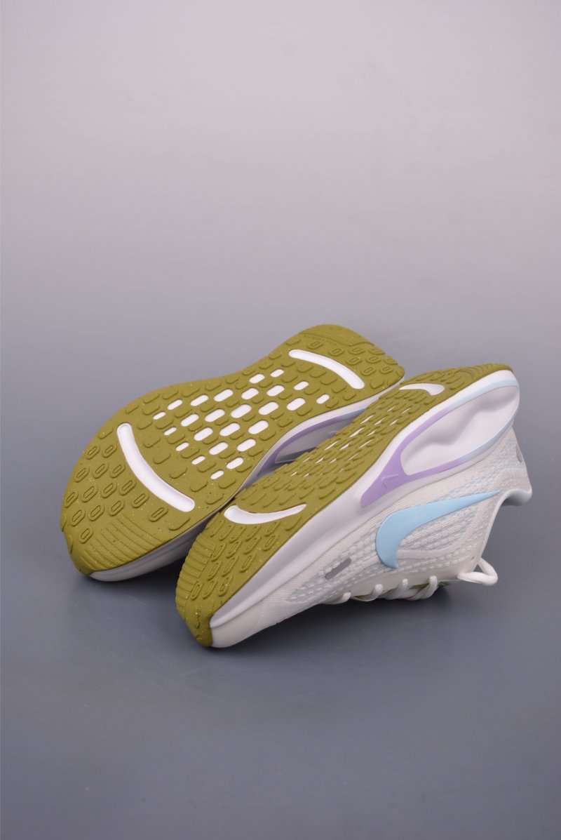 Nike Journey Run 2024 view