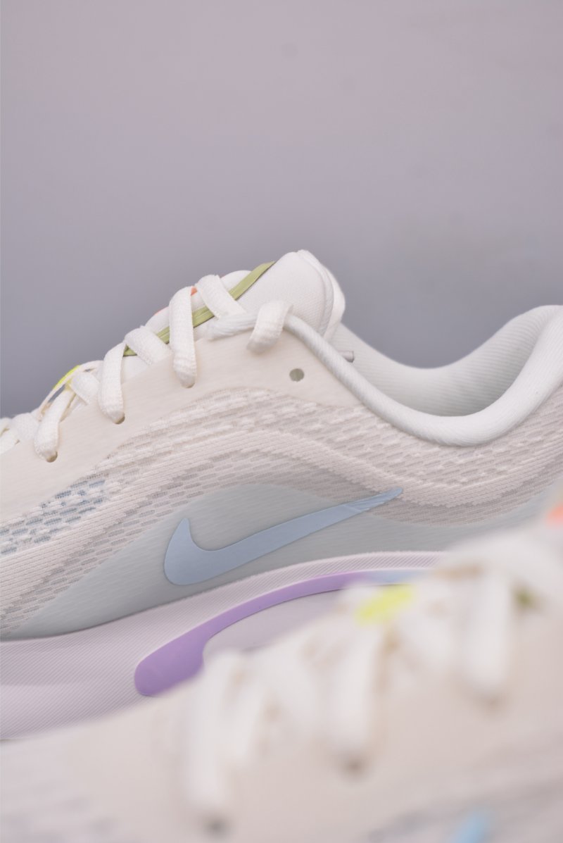Nike Journey Run 2024 view