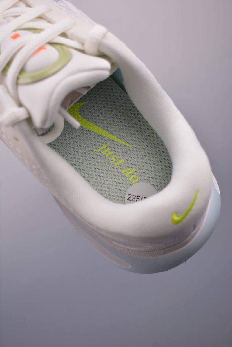 Nike Journey Run 2024 view