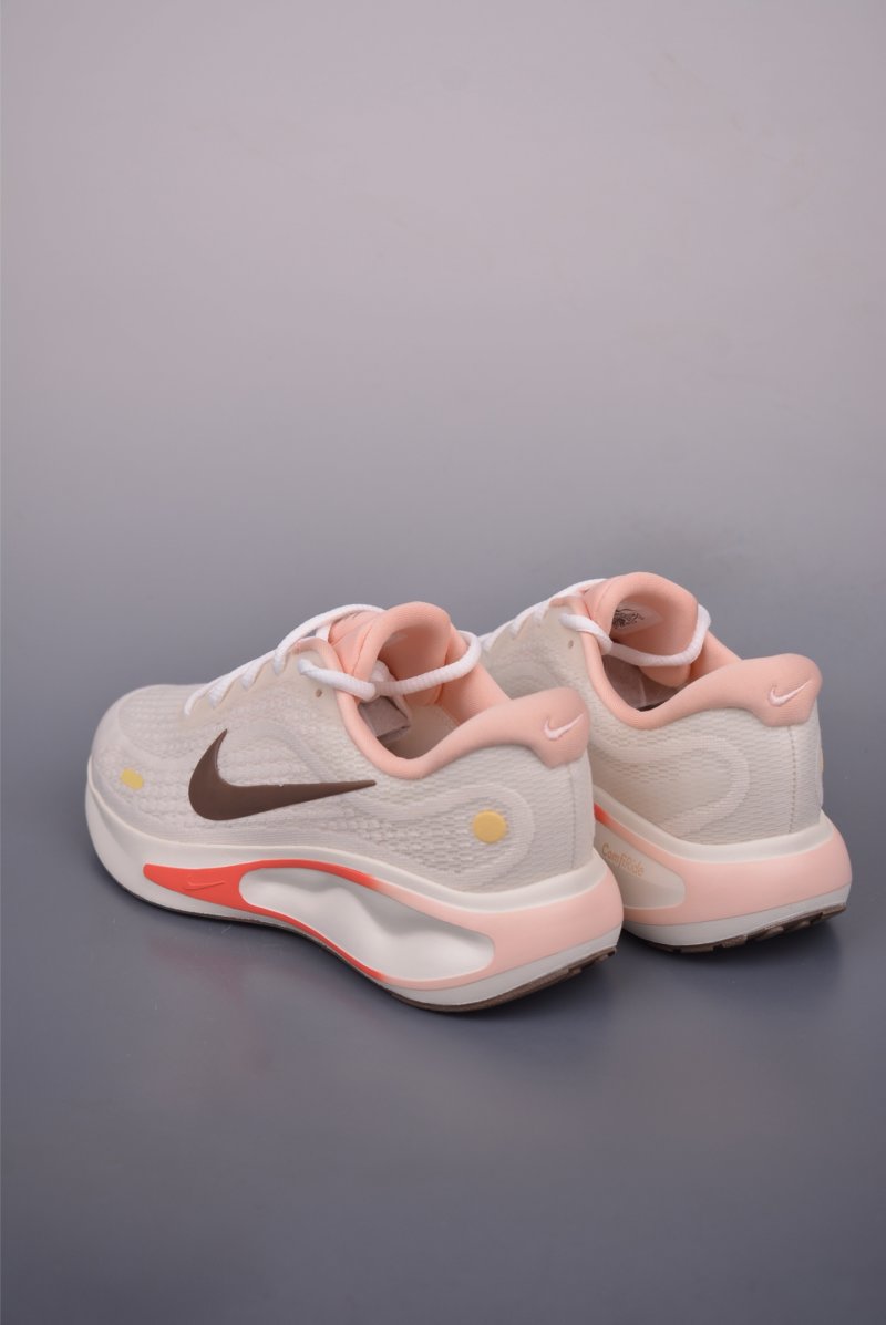 Nike Journey Run 2025 view
